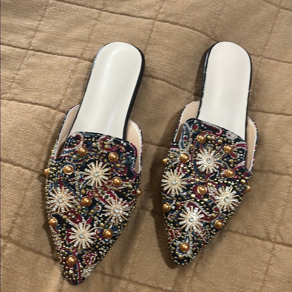 Beaded Embellished Pointed-Toe Slip-On Mules - Black